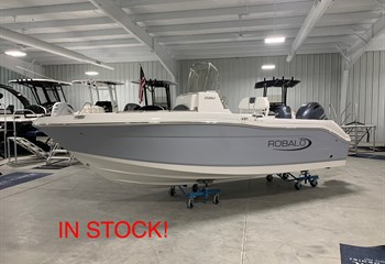 2024 Robalo R180 Alloy Gray  Boat